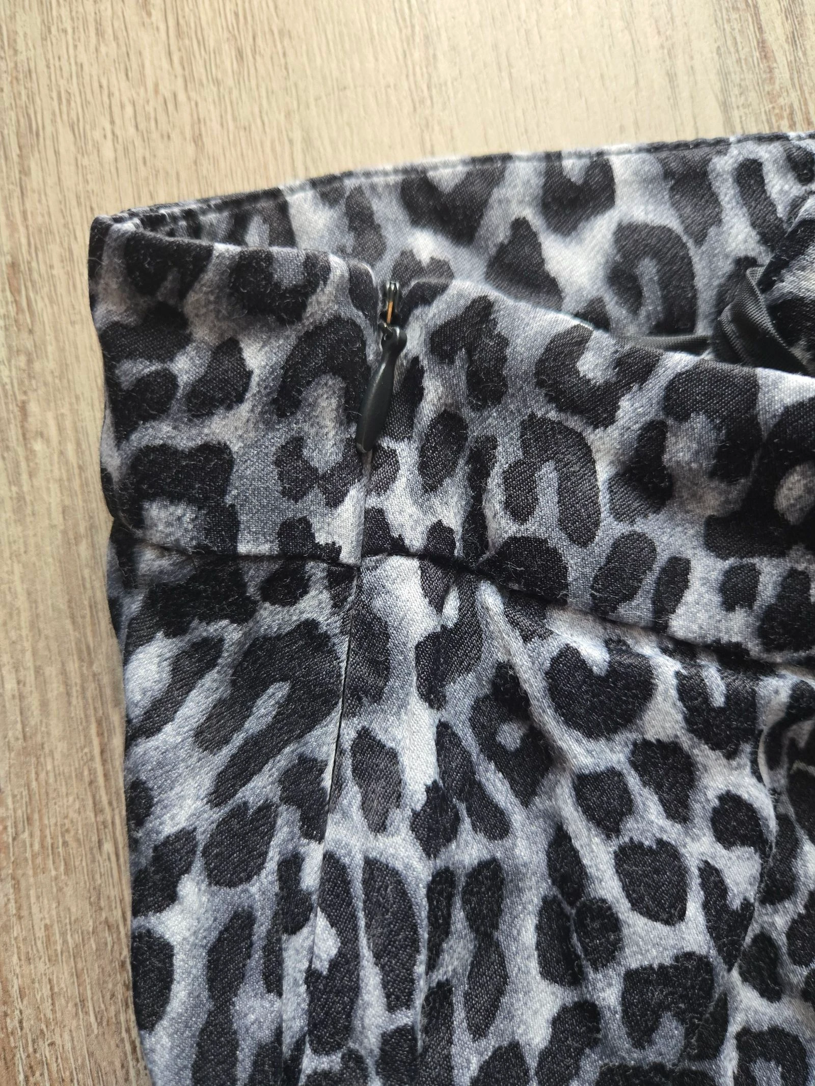 Falda corta de leopardo Zara talla 38 – photo 5